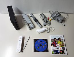 Konsole Nintendo Wii mit Zubehör