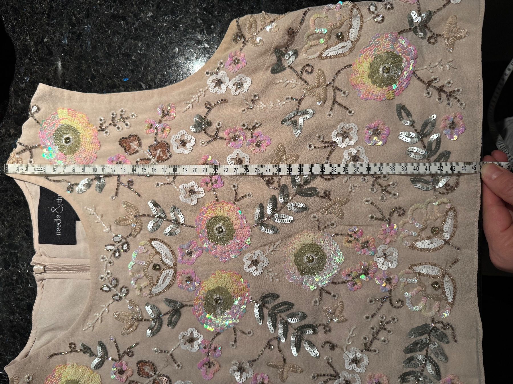 Top: Needle & Thread Pailletten-(Crop)Top – Usato da Wädenswil venduto da kir_7hdr 5