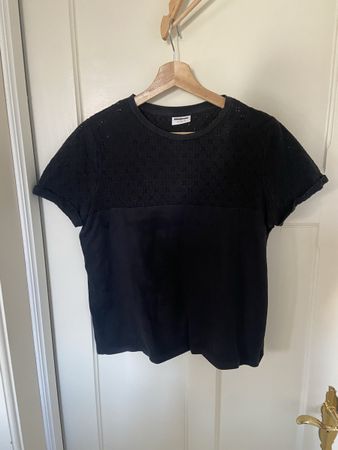 Damen T-Shirt schwarz Grösse M mit Lochmuster