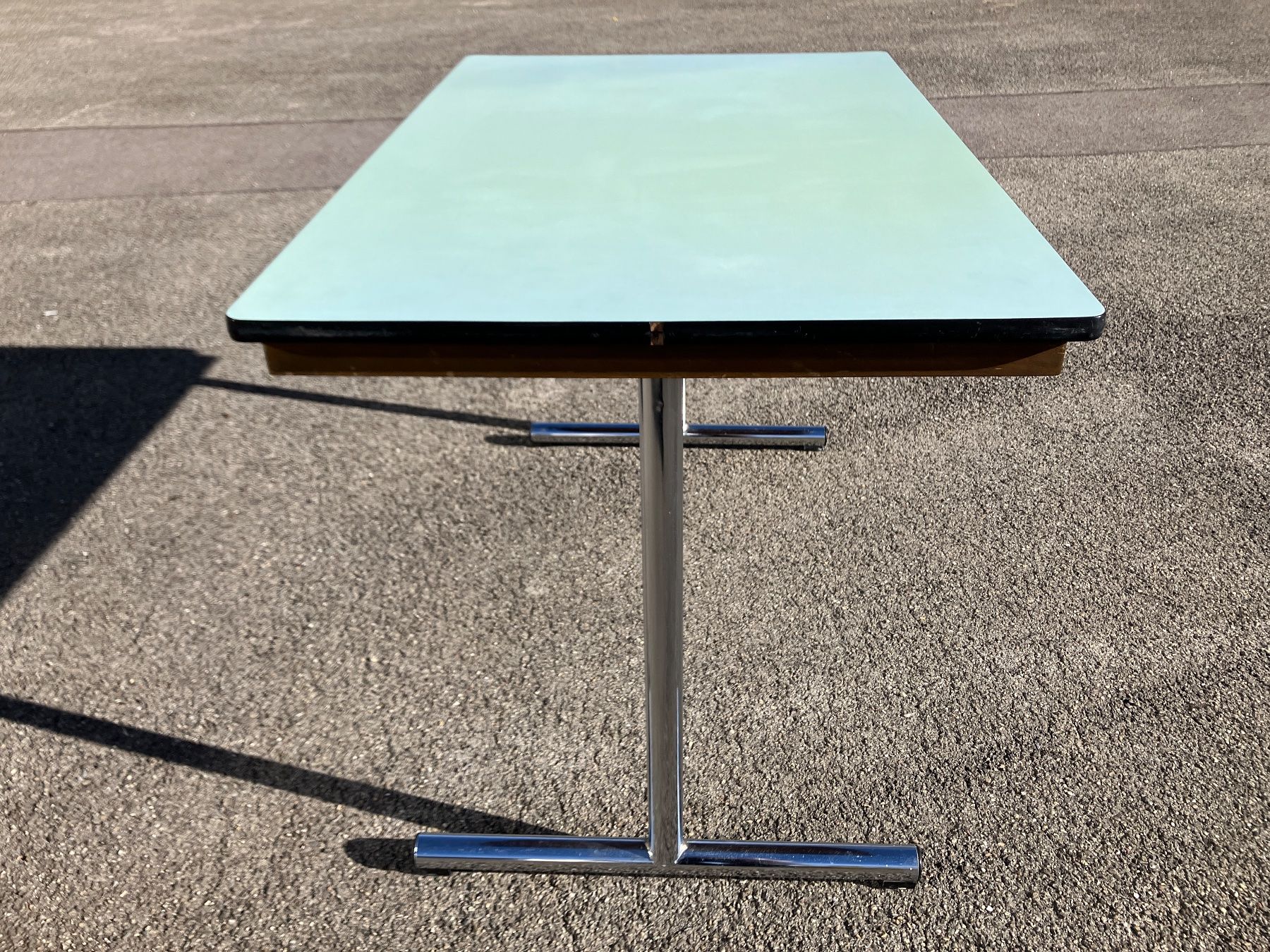 Tavoli: Table en Formica – Usato da Saignelégier venduto da Dubois_Vintage 3