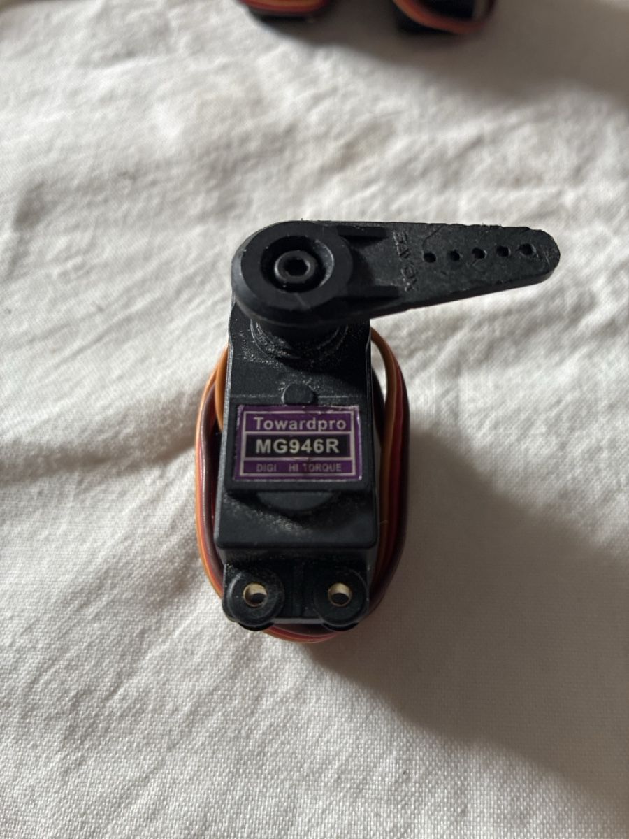 Télécommandes: 5 Rc Servo Digital – D'occasion à Arch par benji14 1