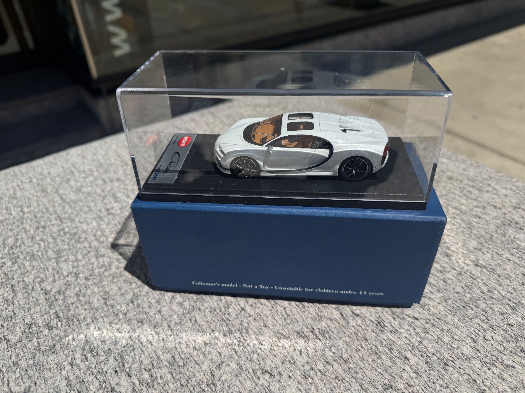 LookSmart Modellini d'auto: Looksmart LS494A 1:43 Bugatti Chiron Sky View NO MIRROR – Difettoso da Chiasso venduto da Carrara-Modellismo