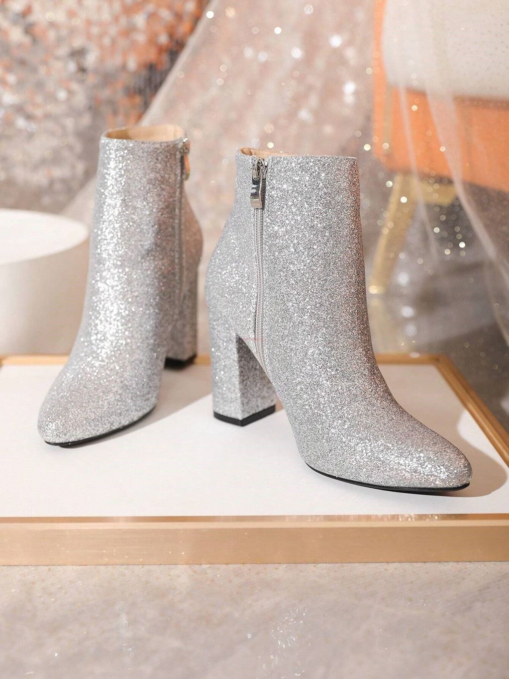 Damenschuhe: Coole Waden Stiefel aus Silbernem Glitzerndem Material – Neu und originalverpackt aus Dallenwil von Outdoor_59 5