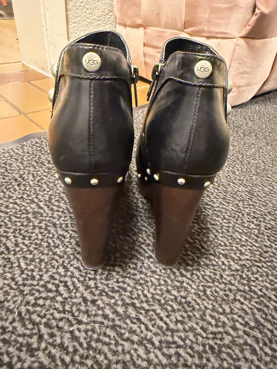 Ugg Scarpe da donna: UGG Stiefeletten Gr. 38 – Nuovo (secondo la descrizione) da Dübendorf venduto da emi_86cw 2