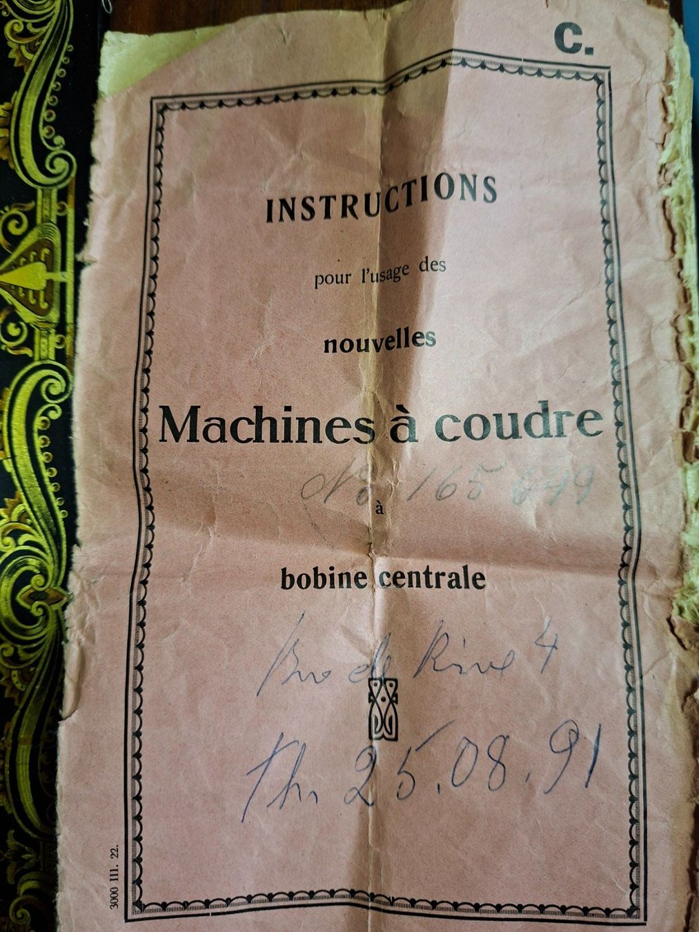 Macchine da cucire: Machine à coudre Helvetia – Usato da Fontanezier venduto da dispoloc 4