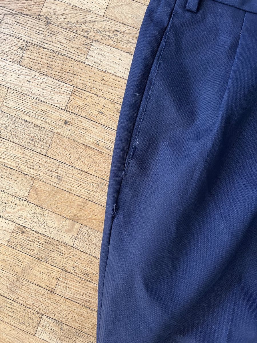 Loro Piana Pantaloni: Loro Piana Hose Suit – Difettoso da Genève venduto da 3M_JR 3
