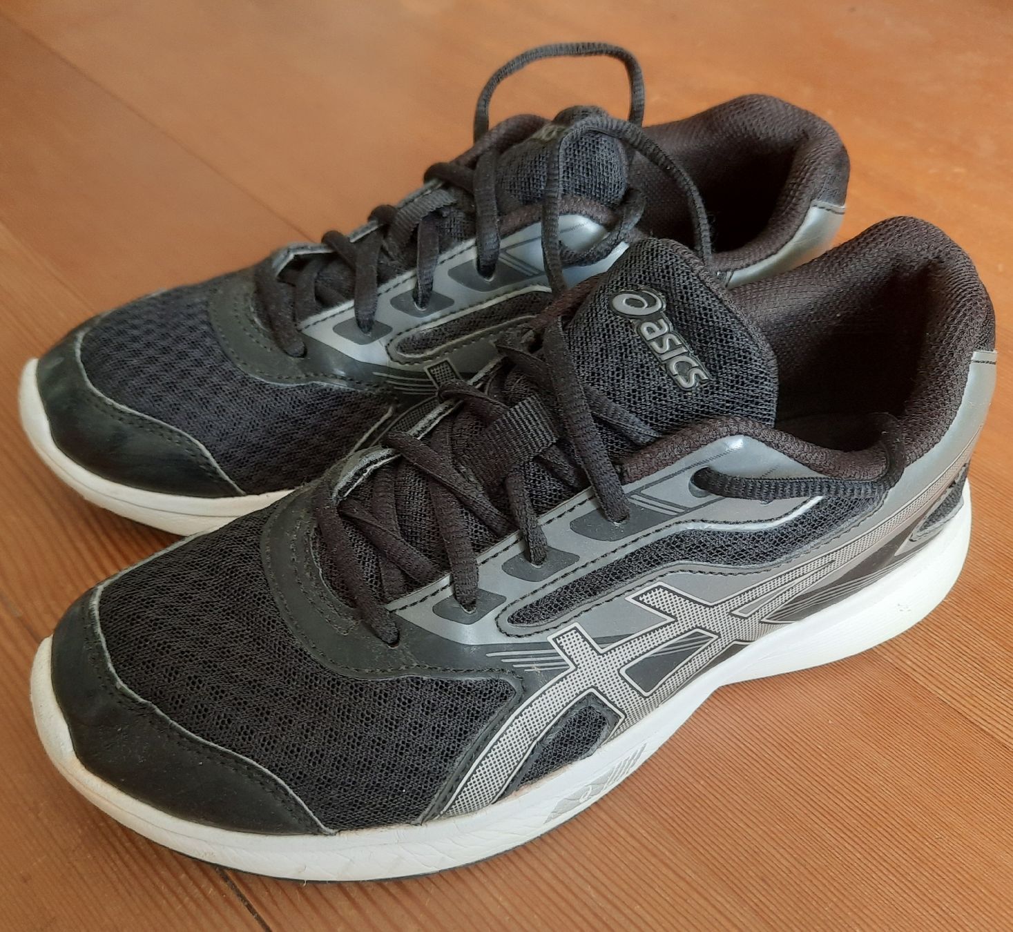 Asics Scarpe da uomo: Asics Gr 39 – Usato da Lamboing venduto da Oakhurst