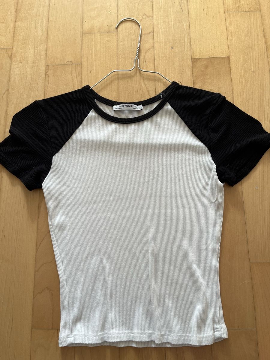 Zara T-Shirts: Zara Shirt – Gebraucht aus Chur von lua_7j7m