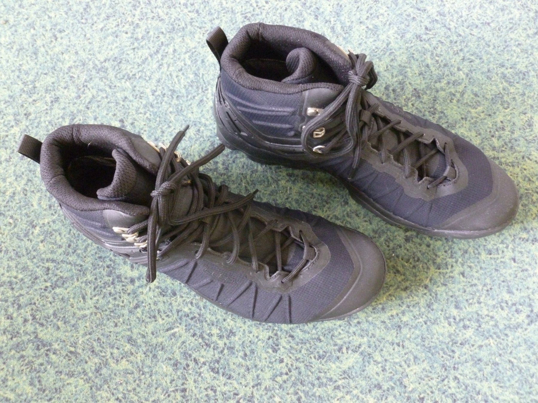 Scarpe da uomo: Trekkingschuhe KEEN Herren Grösse 44.5 – Usato da Erlenbach im Simmental venduto da laska31