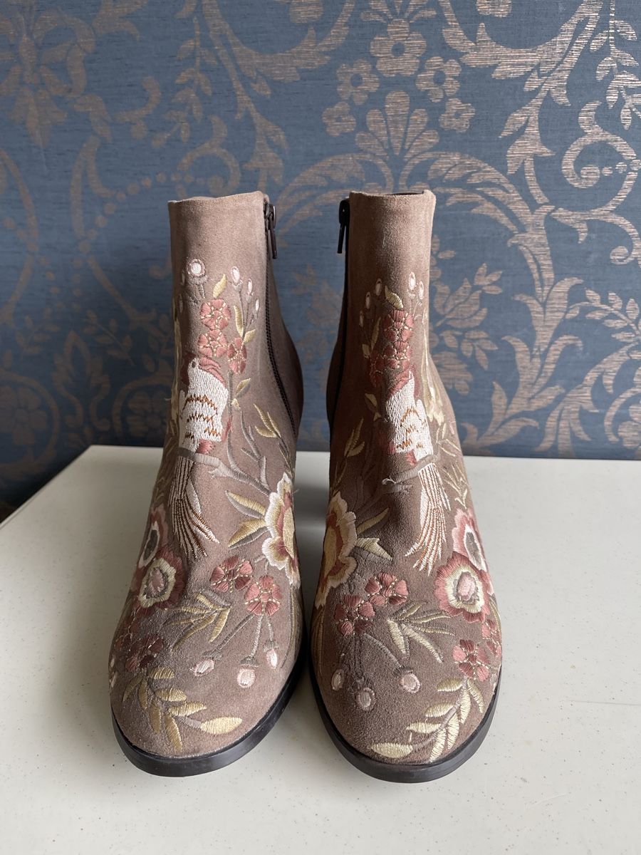 Scarpe da donna: Lazamani Stiefeletten Grösse 41/42 – Nuovo (secondo la descrizione) da Stallikon venduto da BaumArt 1