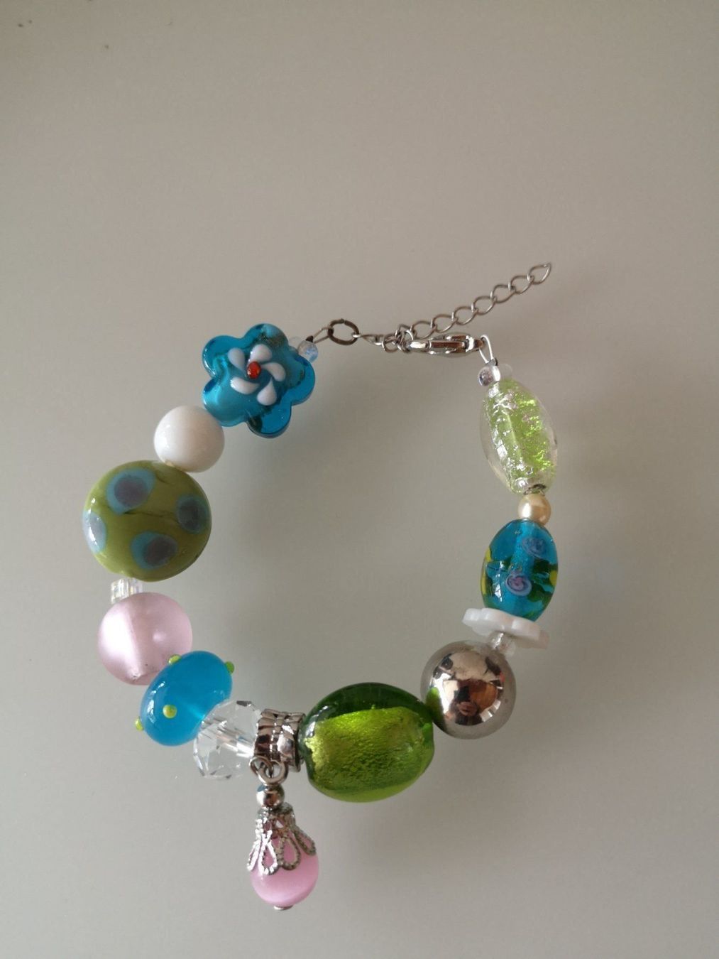 Bracciali & Braccialetti: Schönes Armband Glas türkis rosa – Nuovo (secondo la descrizione) da Ennetbaden venduto da Rosen1 2