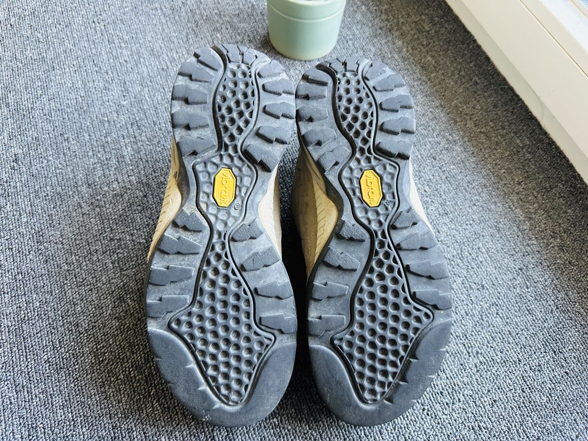 Scarpa Scarpe da donna: Scarpa femme taille 39 gris – Usato da Bulle venduto da LeMoleson 4