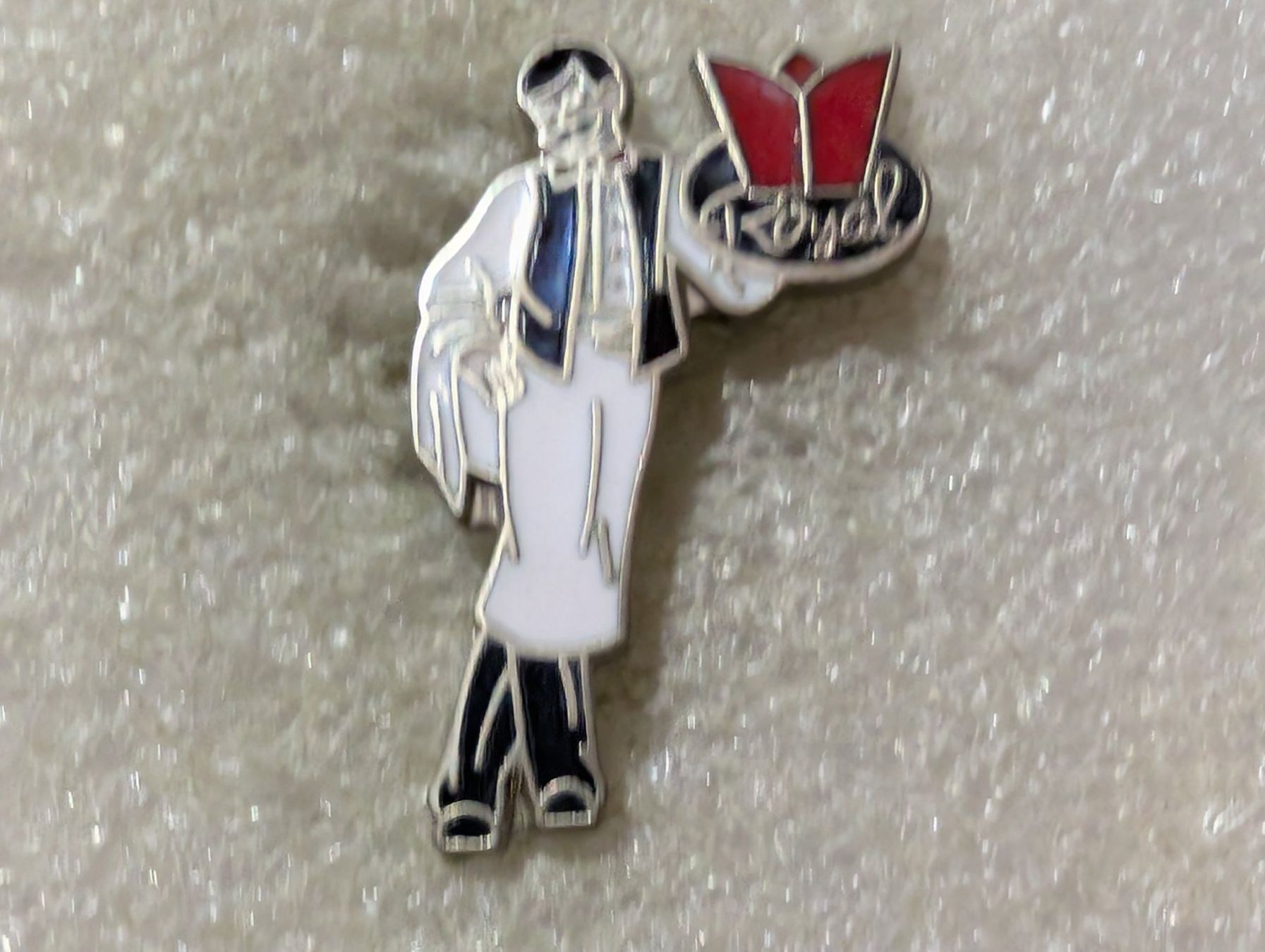 Placchette & Badge: Ansteckpin 176: Royal – Usato da Oppligen venduto da Pin-Fall-Shop