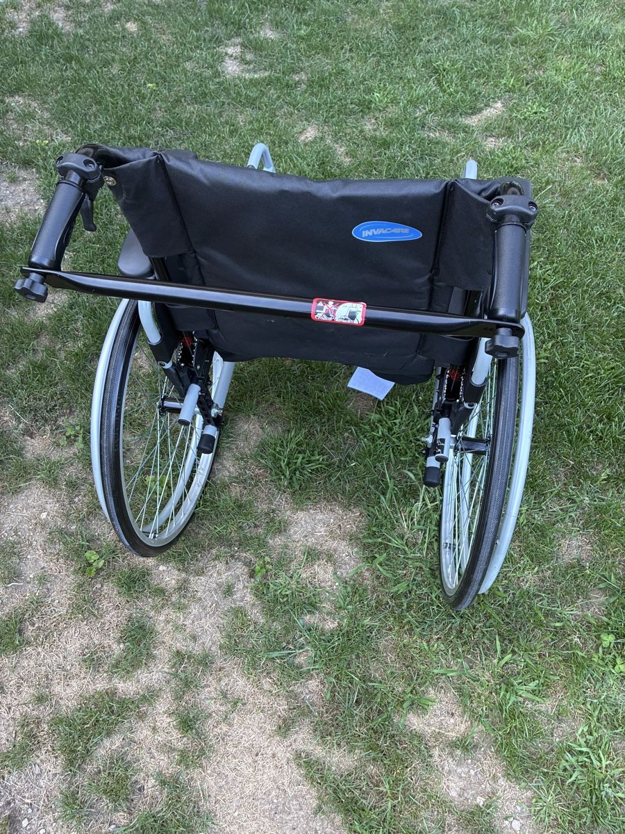 Sedie a rotelle: Fauteuil roulant pliable – Usato da Confignon venduto da passiongrenat.ch 6