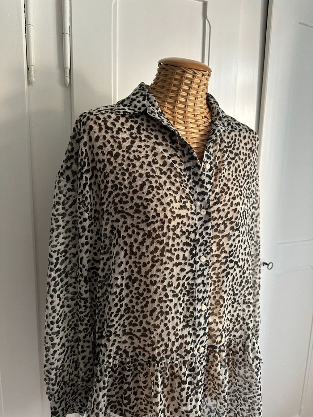 H&M Chemisiers: Leo Chiffon Bluse oversized - 34 – D'occasion à Zürich par Diazaio 1