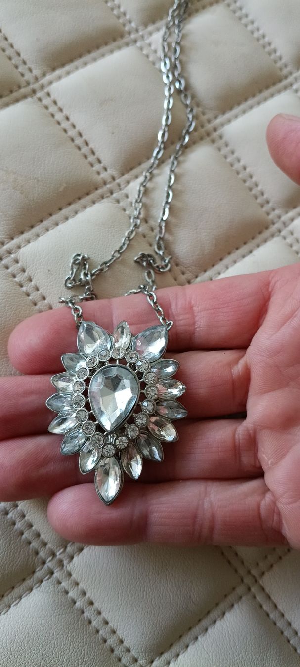 Catenine: Glamorous Silver-Tone Statement Necklace – Usato da Zürich venduto da cat_9cvz 1