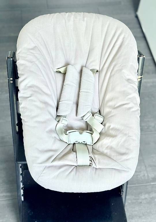 Stokke Sdraiette & Sdraiette a dondolo: STOKKE - TRIPP TRAPP Newborn Set Light Grey – Usato da Steffisburg venduto da gigermichele 1