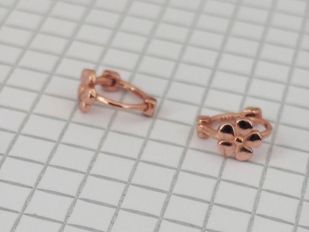 Orecchini pendenti & Orecchini a lobo: Small earrings. Flower Hoops. – Nuovo (secondo la descrizione) da Dübendorf venduto da S1973E 3