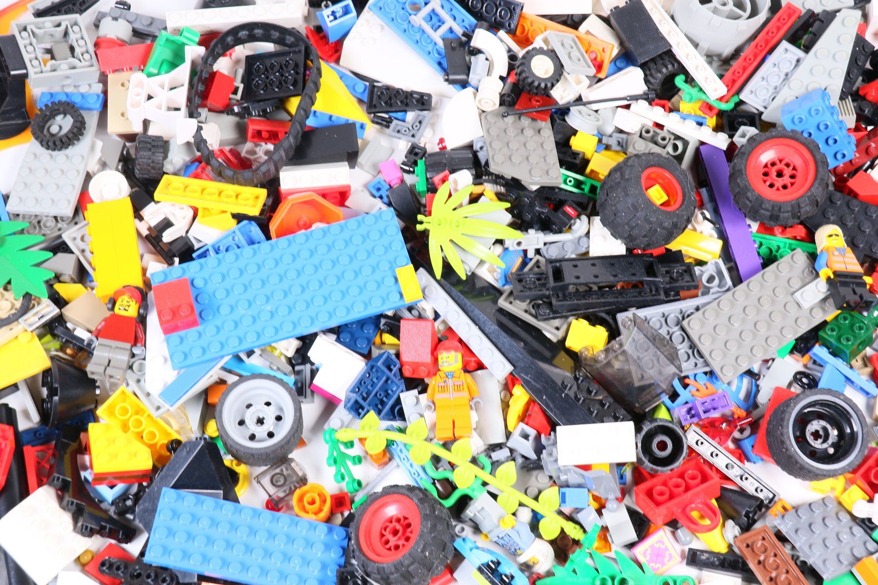 Lego Baukästen: 1.5 kg. Legoteile mit Minifiguren – Gebraucht aus Hettlingen von Scholi99 2