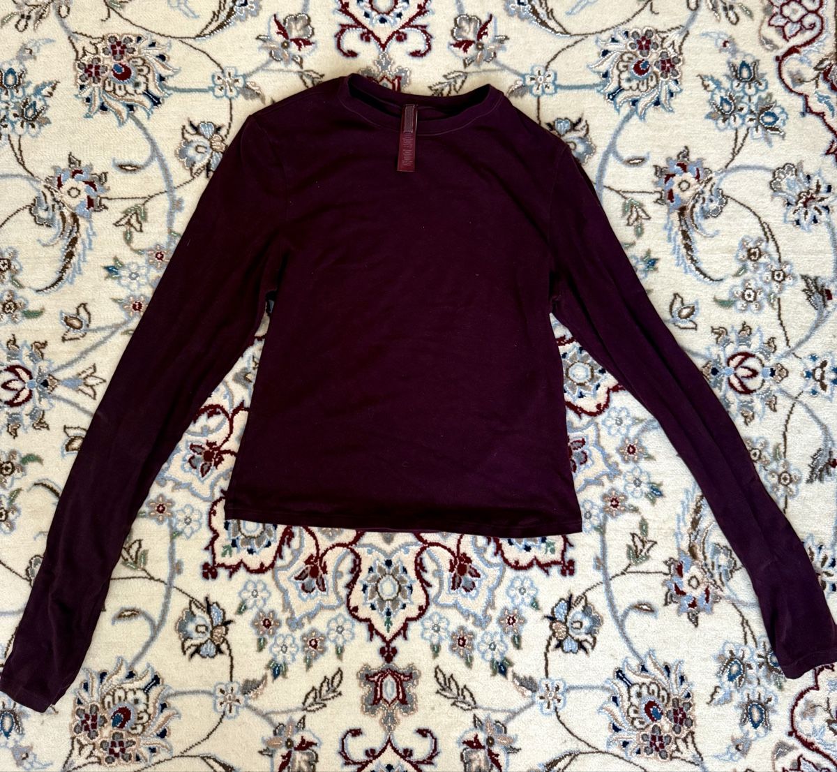 Skims Top: Burgundy Skims Longsleeve – Nuovo (secondo la descrizione) da Luzern venduto da Itsclaire 1