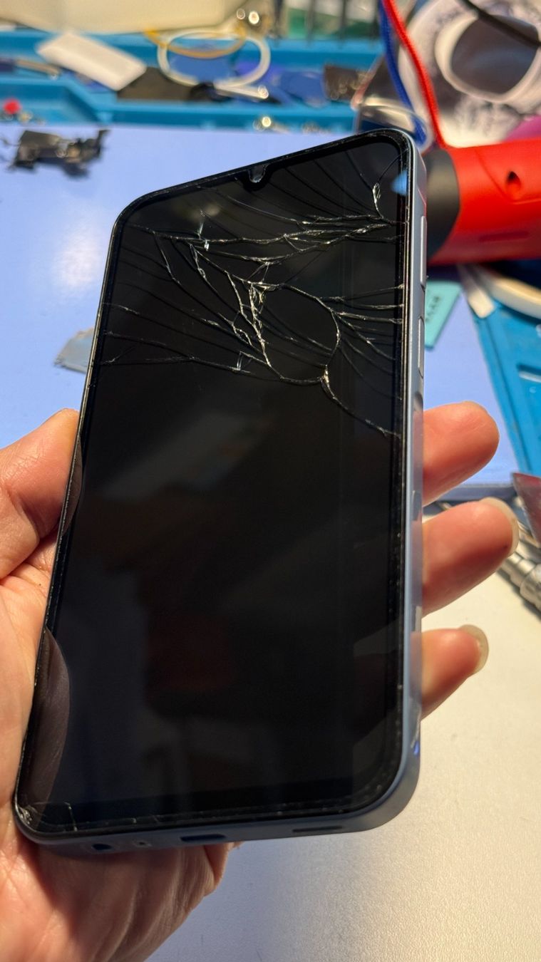 Samsung Telefoni cellulari / Smartphones: Ecran fissuré Samsung Galaxy A15 +Châssis – Nuovo (secondo la descrizione) da Morges venduto da DA-repa 2