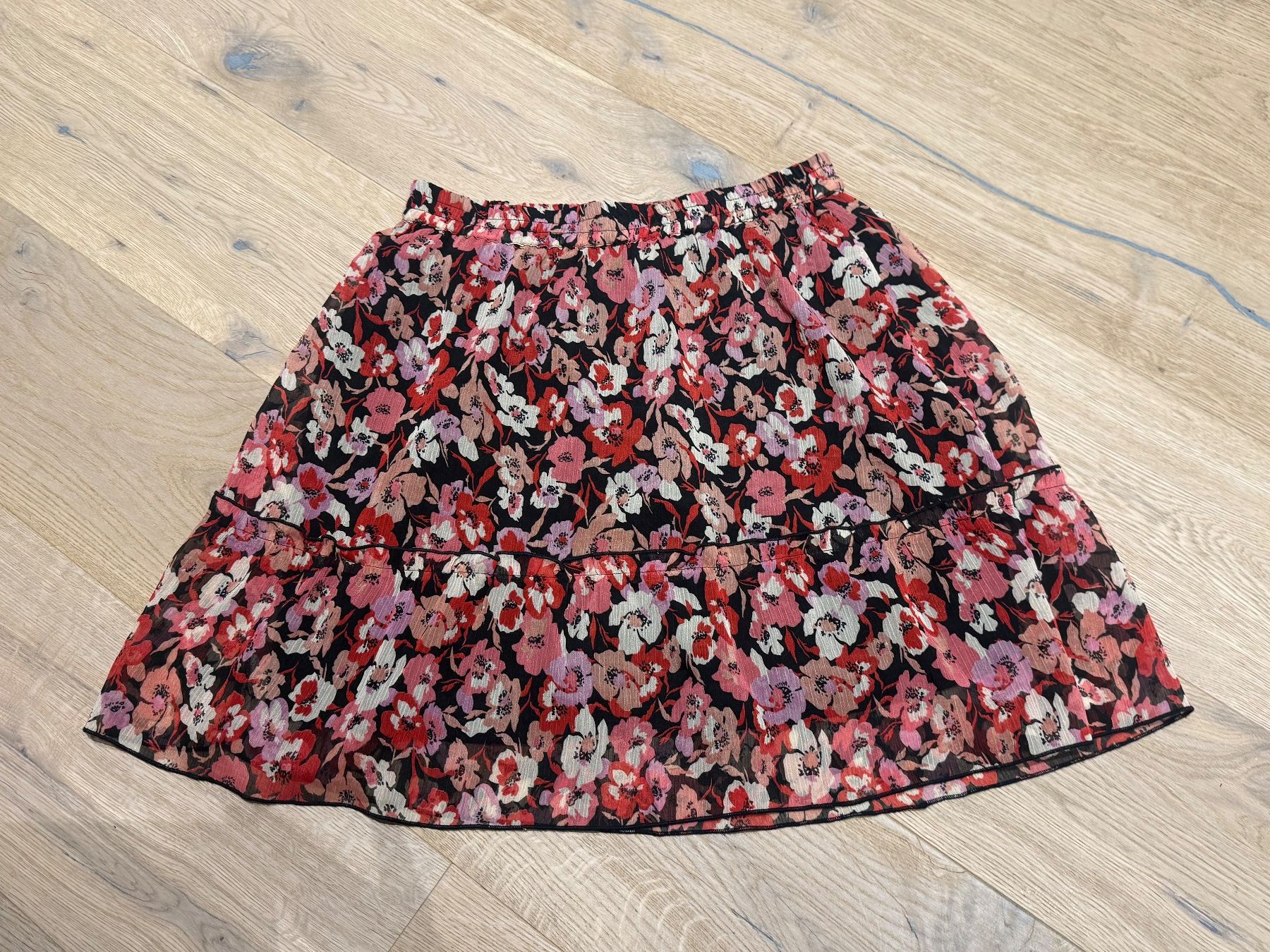 Jupes: Rock Blumenmuster Grösse S – D'occasion à Illnau par Bigmama14