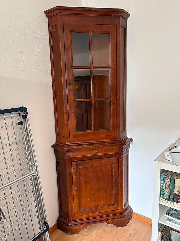 Vitrinen: Encoignure ancienne en bois – Gebraucht aus Bulle von oga_r8mh