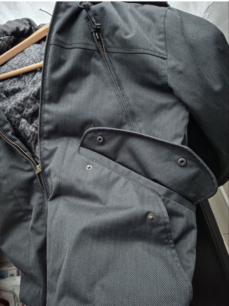 Volcom Giacche: Veste Volcom taille M  – Usato da Epalinges venduto da jul_zx9q 3