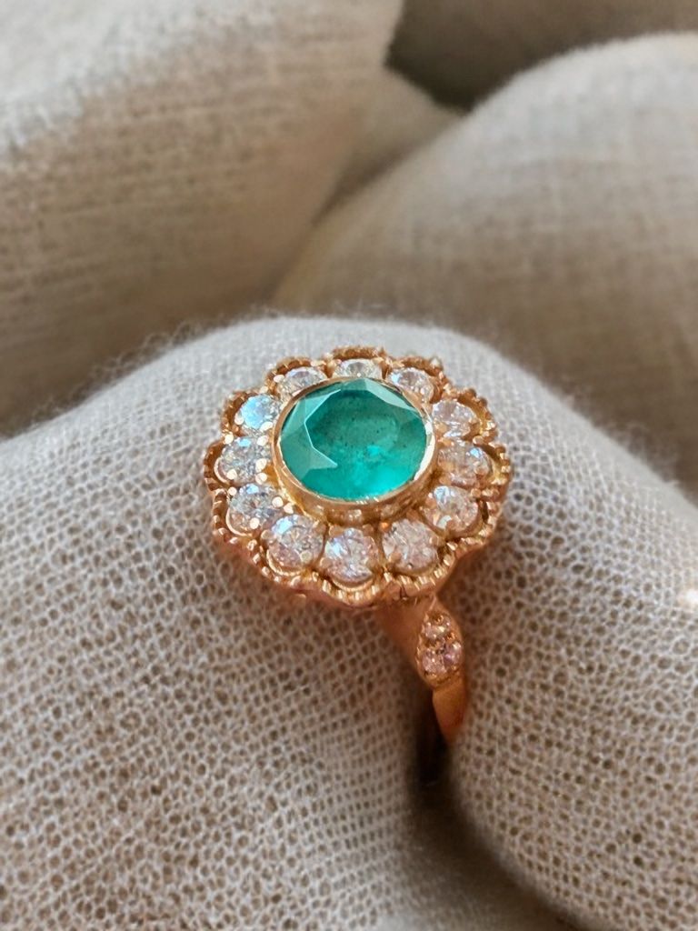 Anelli: Bague émeraude et moissanites – Nuovo e nell'imballaggio originale da St-Maurice venduto da Sandrinette123 2