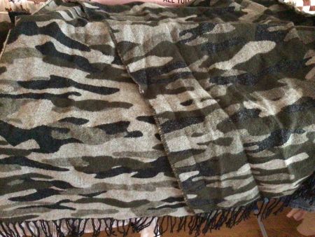 Warmer Schal in Camouflage Armeegrün 180x65cm