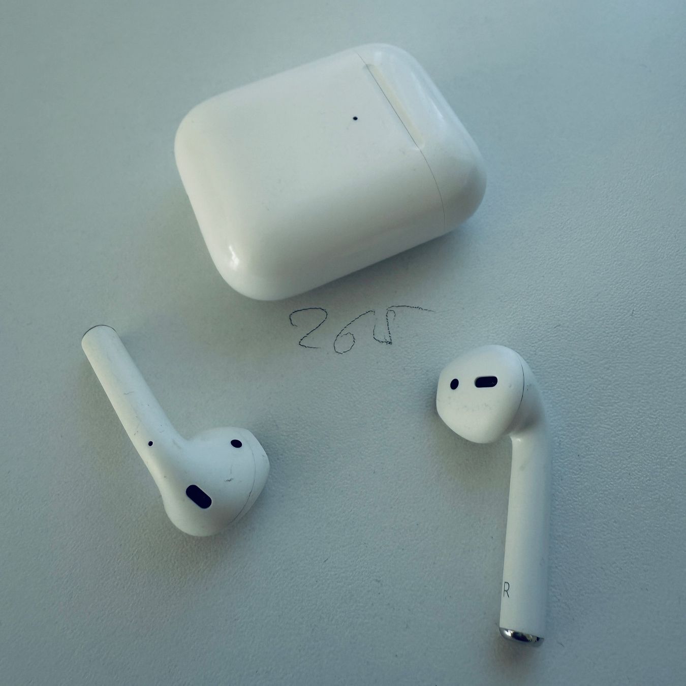 Apple Cuffie: Original Apple AirPods 2 Gen. Kopfhörer mit QI Wireless Case – Usato da Basel venduto da MY.AIRPODS.SHOP 4