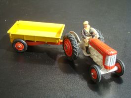 Corgi Massey Ferguson Traktor und Anhänger 60er England rar