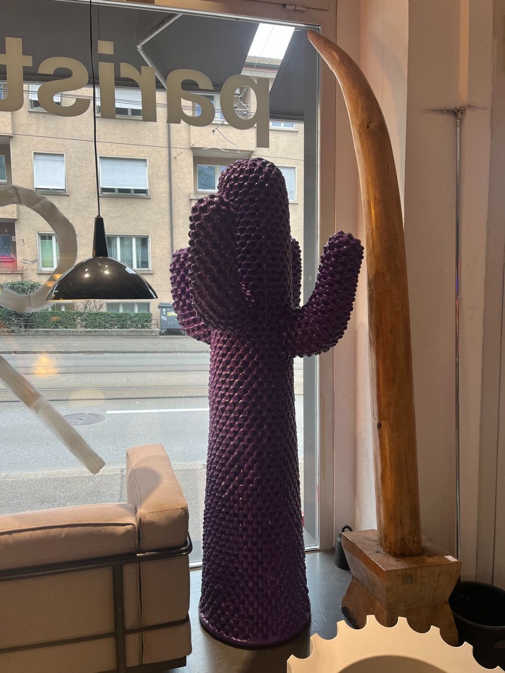Statuette: Gufram CACTUS Ultraviolet – Nuovo e nell'imballaggio originale da Zürich venduto da paristurin 1