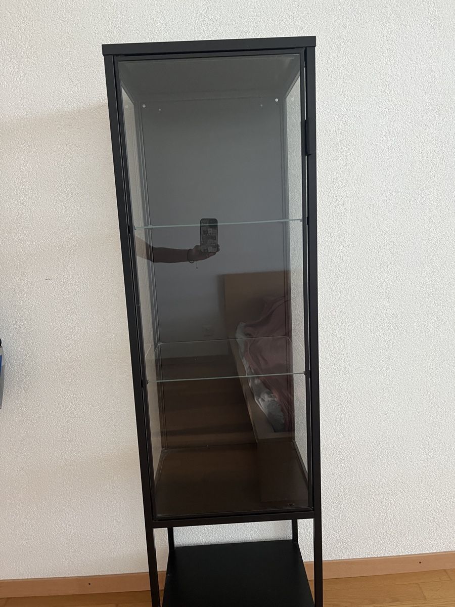 Ikea Vetrine: Vitrine métal noir et verre – Usato da Mont-sur-Lausanne venduto da Pioutch 1