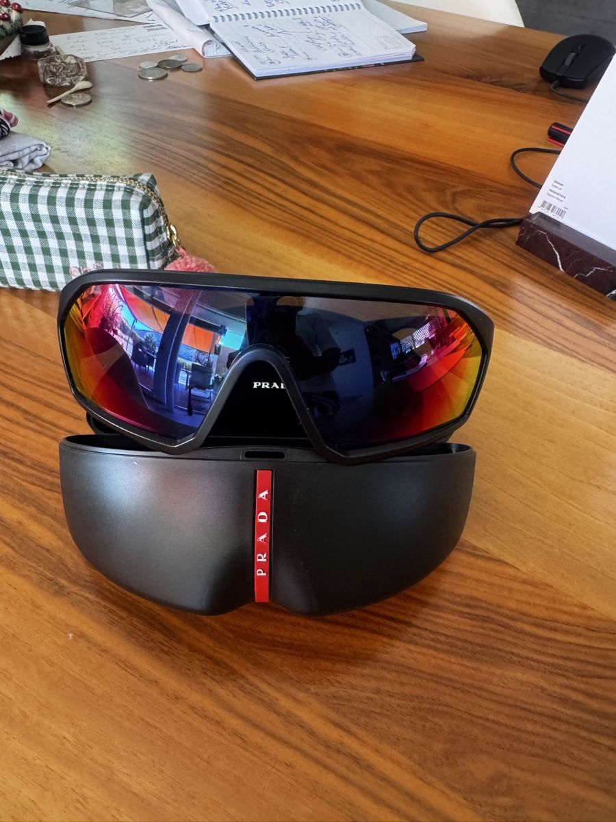 Prada Occhiali & Lenti: Prada Sonnenbrille original sehr gepflegt – Usato da Gipf-Oberfrick venduto da Iberico 1
