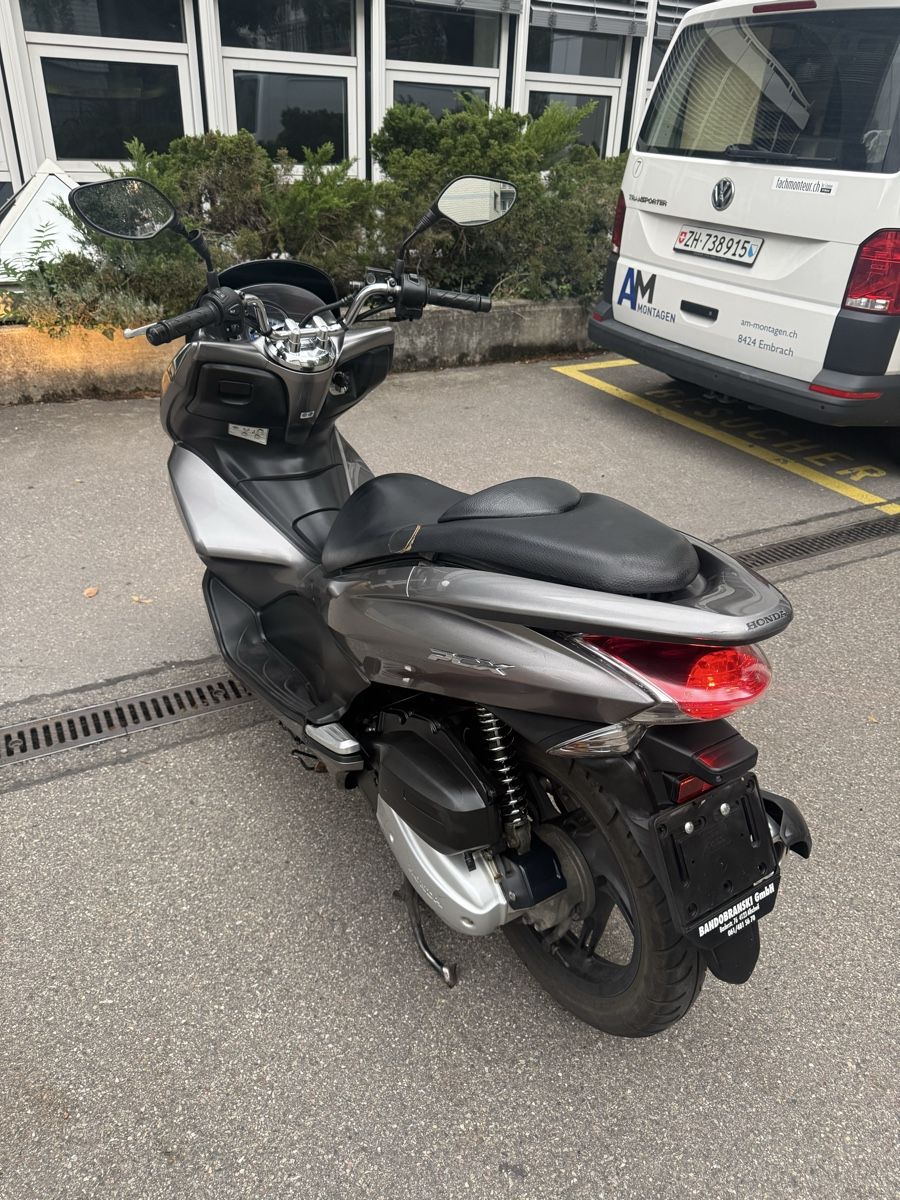 Honda Scooter: HONDA PCX 125 CC – Usato da Winterthur venduto da Fabio_46 5