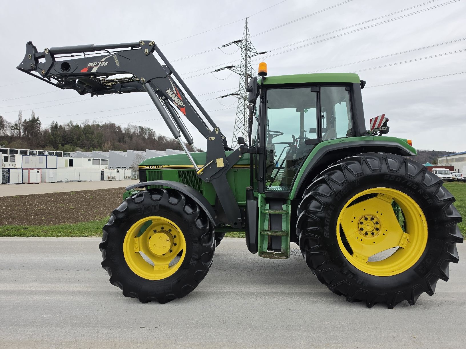 John Deere Trattori: John Deere 6900 mit Druckluft & Frontlader PERLE! – Usato da Bösingen venduto da lauda-lauda 1
