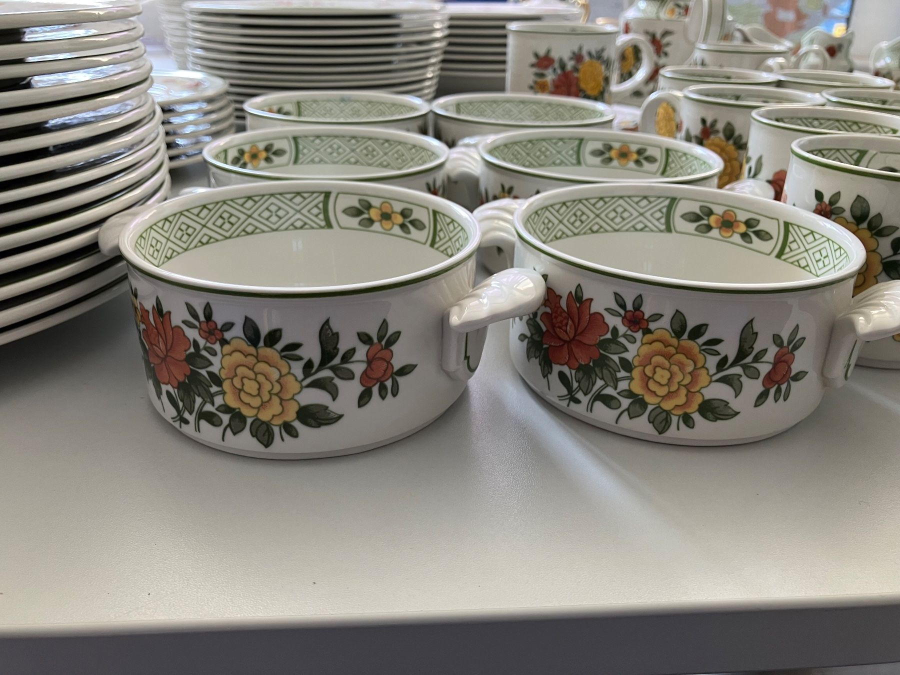 Villeroy & Boch Set di piatti: Summerday Villeroy & Boch Geschirrset 92 Teile – Usato da Aarburg venduto da Wendepunkt_Fundgrube 5
