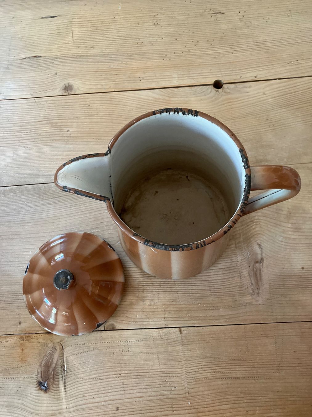 Caraffe: Krug - Emaille - Antik – Usato da Winterthur venduto da pompea 2