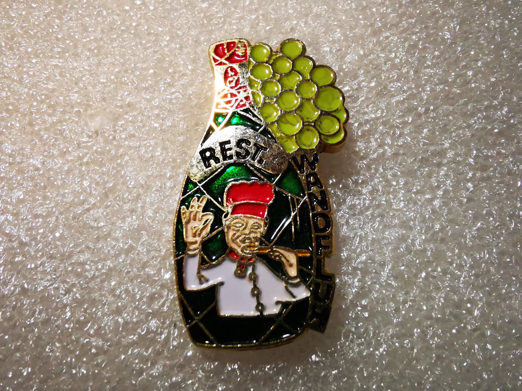 Placchette & Badge: Ansteckpin 5: Restaurant Wandfluh – Usato da Oppligen venduto da Pin-Fall-Shop