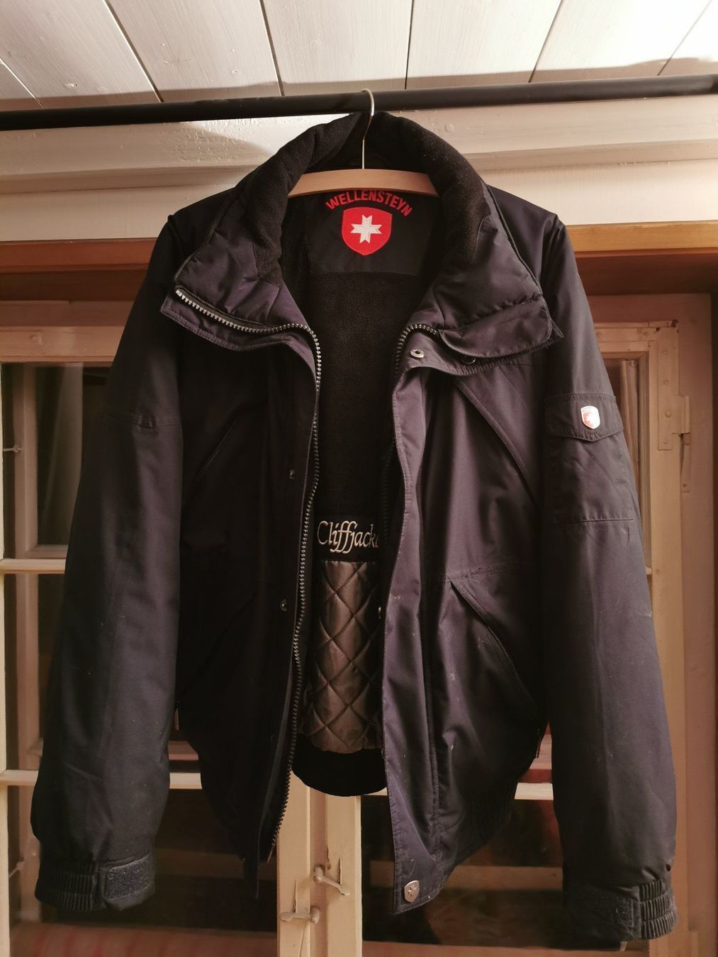 Jacken: Wellensteyn Winter Herrenjacke Grösse M, Typ Cliffjacke – Gebraucht aus Ossingen von Dinkytoys