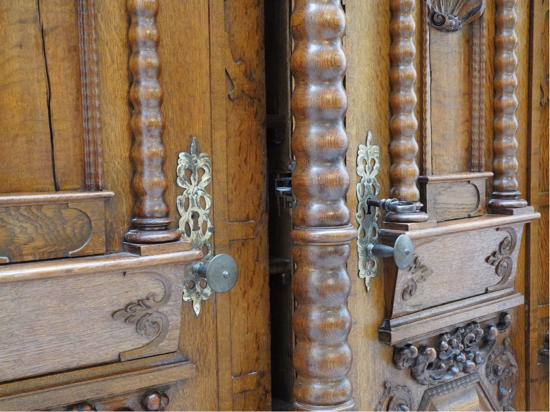 Armoires: Herausragender Ulmer Barockschrank – D'occasion à Bern par glasfaeh 6