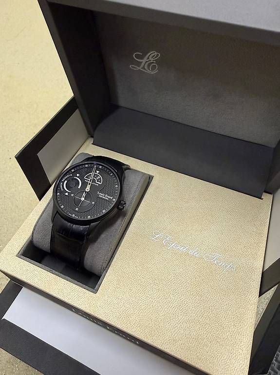Montres: Montre Louis Erard mécanique – D'occasion à Le Locle par waazzaa