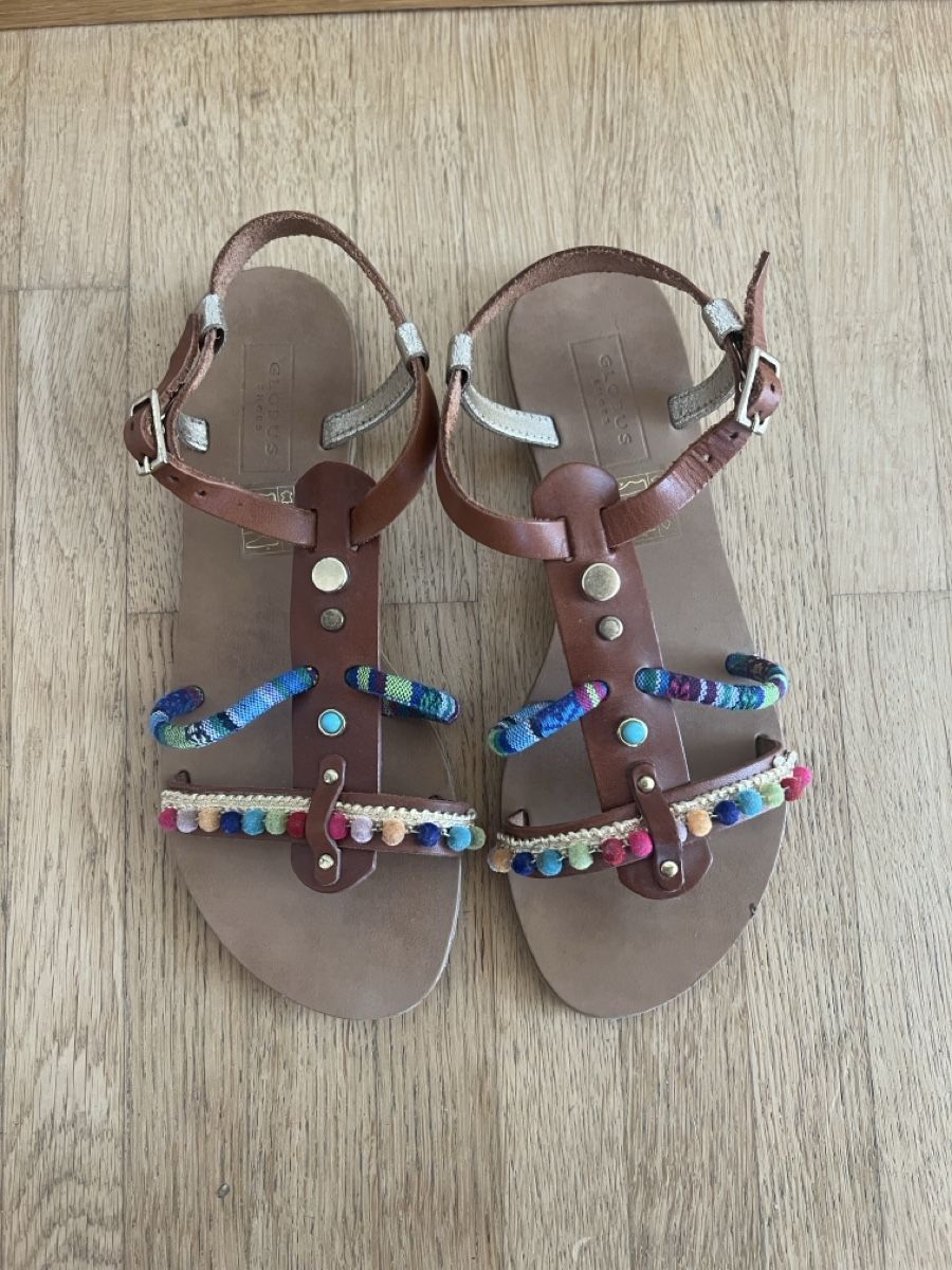 Scarpe da donna: Sandalen braun mit farbigen Bommeln Grösse 38 – Usato da Ostermundigen venduto da Steff18