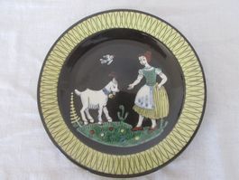 Keramikteller mit Ziege und Mädchen gemalt handbemalt 20cm