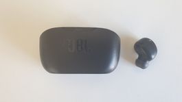 JBL Ladeschale und 1 Kopfhörer