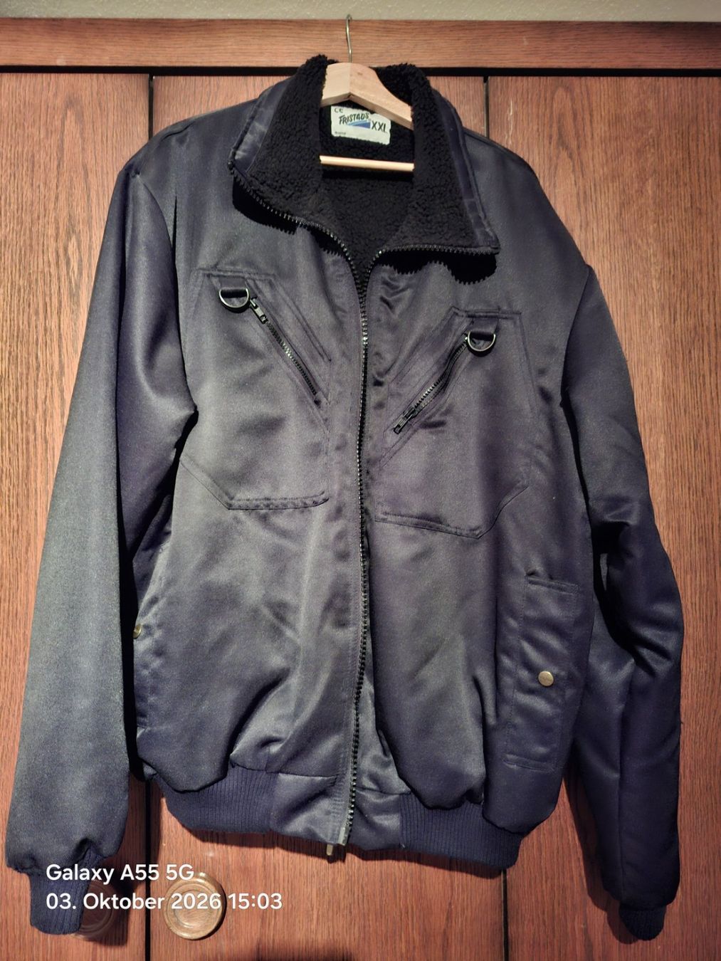 Menzi Muck Jacken: Menzi Muck Jacke – Gebraucht aus Bilten von Plangg