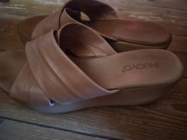 Wunderschöne Sandalen NUOVO Leder Grösse 38 Keilabsatz