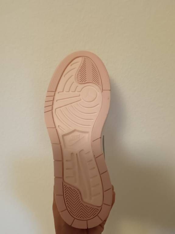 Scarpe da donna: Nike Air Jordan Elevate Low / Women / size 40 – Usato da Glattbrugg venduto da cam_wsk9 1