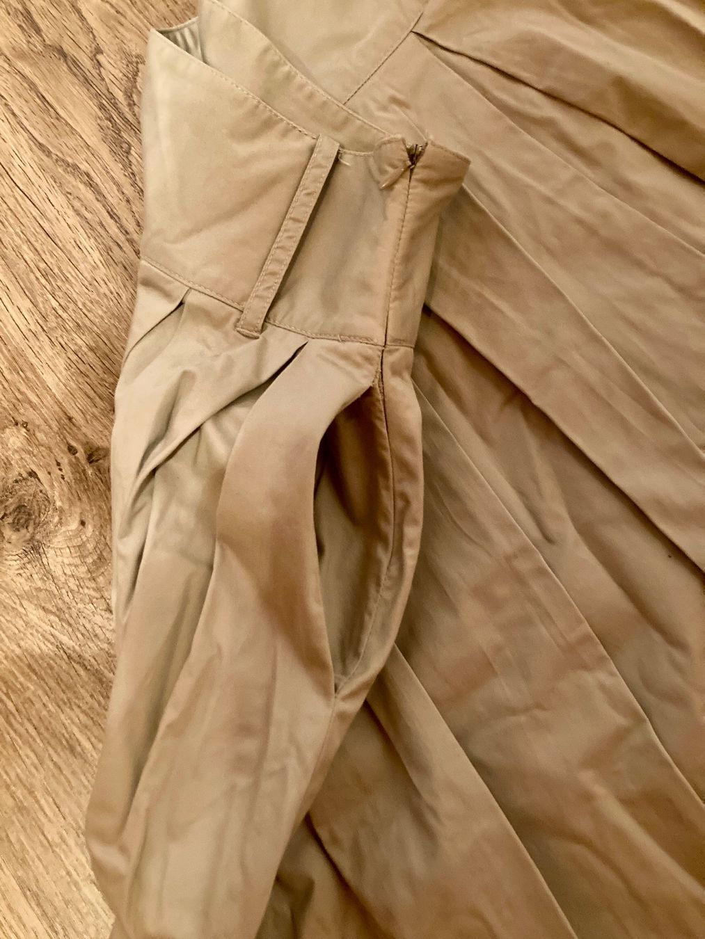 Zara Jupes: Jupe beige boutonnée devant plissée-taille M 38- ZARA BASIC – D'occasion à Chézard-St-Martin par timogabychou 4
